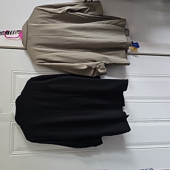 Womens over jackets 2x exact same things just 2 different colors - Picture 11 of 11